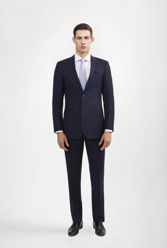 Adoro Deluxe: 100% Italian wool, notch lapel, navy suit